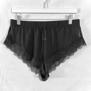 LA SENZA BLACE SHEER SEE THROUGH LACE LINGERIE SLEEP SHORTS — MEDIUM
